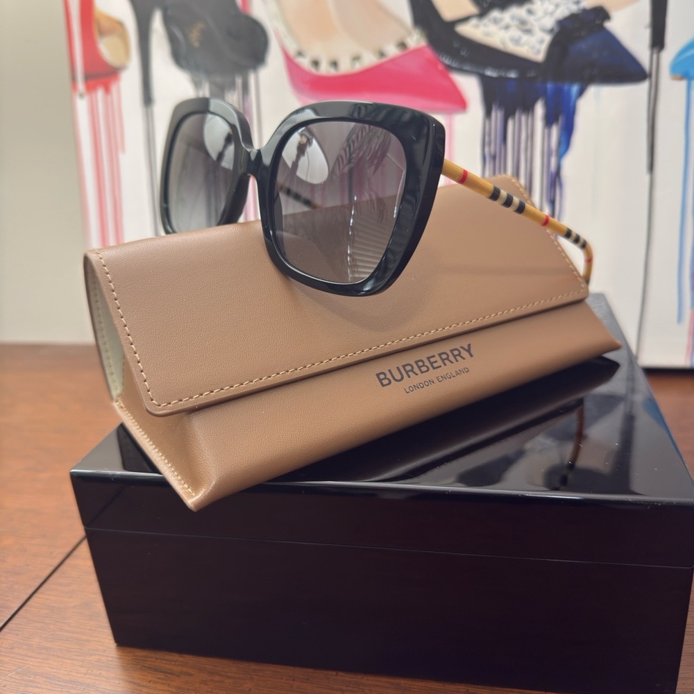 NEW Burberry CAROLL Sunglasses 54-20-140 NEW WITH TAGS-0BE4323 - Picture 5 of 15